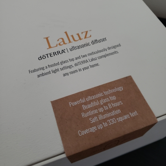 SEALED UNOPENED Laluz Essential Oil Diffuser and Set of 10 Essential Oils - Picture 7 of 7